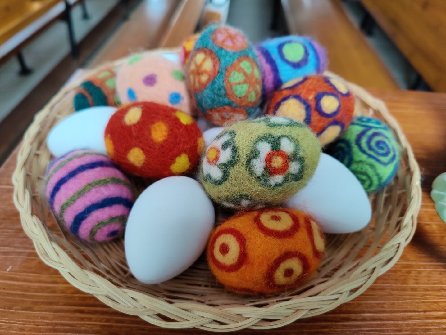 Pääsiäismunia kulhossa